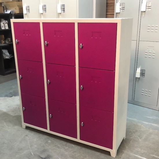 Dokuz gözlü öğretmen dolabı geniş